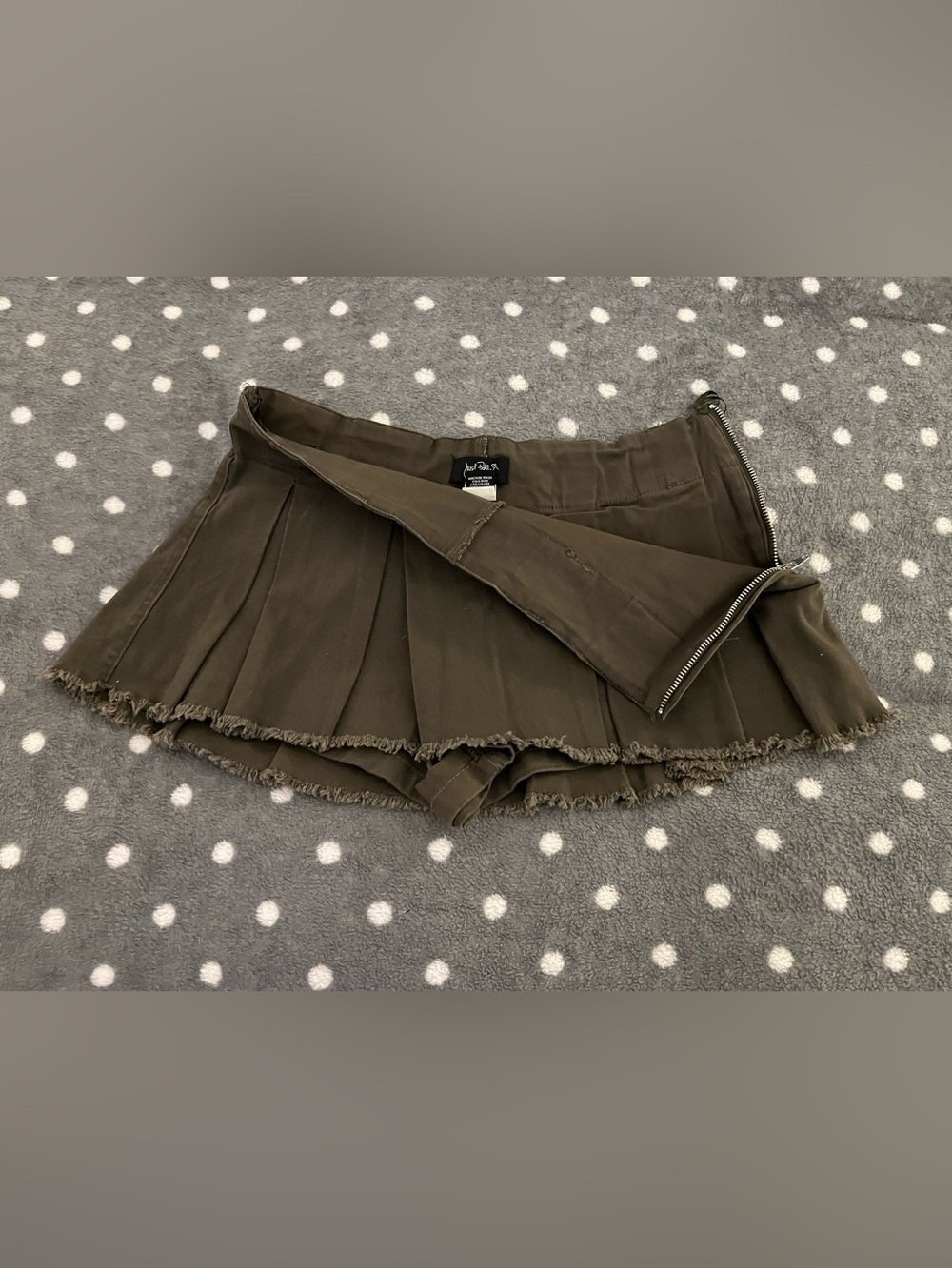 Just Polly Women’s Olive Green Pleated Skort with Raw Hem